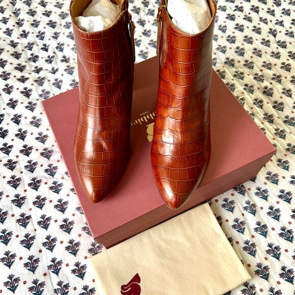 NWB Bobbies Brown/Cognac Leather Ankle Boots - Size 8 (US) / 39 (EU) - Picture 4 of 6